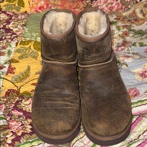 Men’s classic mini Bomber Ugg 
Box included